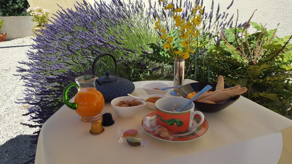 Lamanderie En Provence Bed & Breakfast Alleins Oda fotoğraf