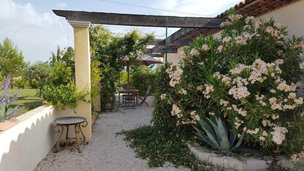 Lamanderie En Provence Bed & Breakfast Alleins Dış mekan fotoğraf